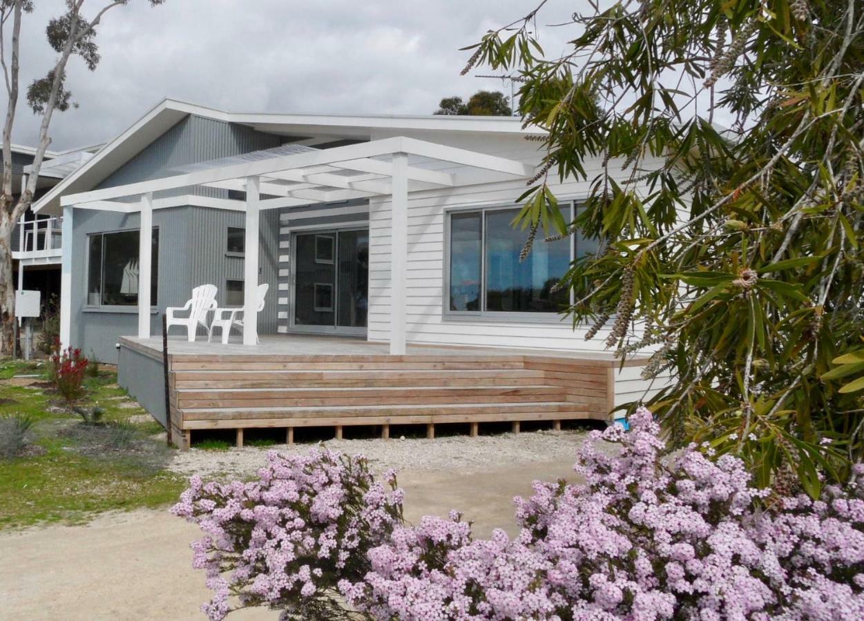 White Shells Holiday Rental Nepean Bay Екстериор снимка